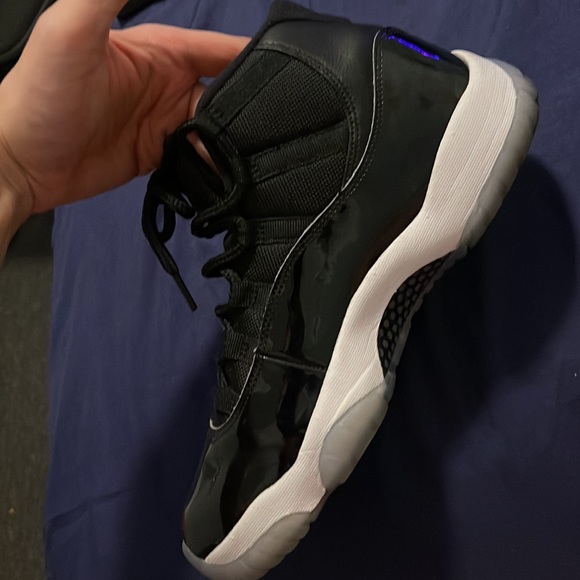 Size 10 Jordan space Jams new / used - Picture 3 of 7